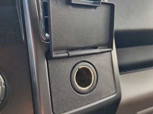 Used 2018 Ford F150 XLT image 11