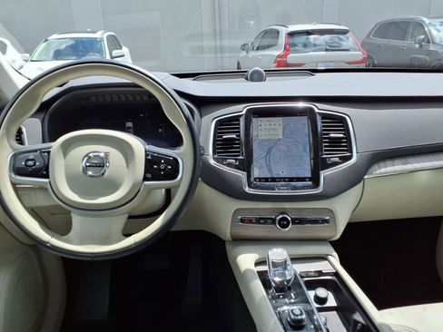 Used 2024 Volvo XC90 T8 Ultimate image 40