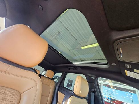 Used 2022 Lincoln Corsair Reserve w/ Equipment Group 201A image 27