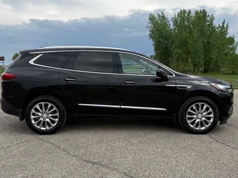 Used 2021 Buick Enclave Premium w/ Surround and Sites Package AWD/4WD image 3