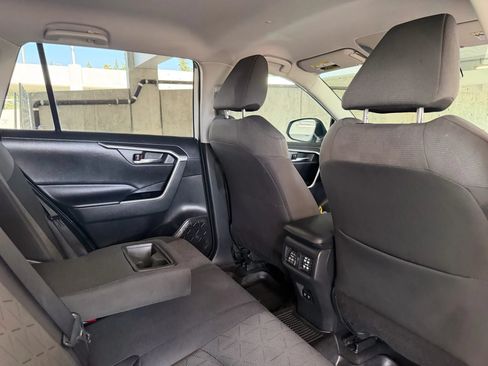Used 2020 Toyota RAV4 XLE AWD/4WD image 20