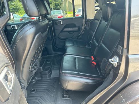 Used 2019 Jeep Wrangler Unlimited Rubicon AWD/4WD image 11