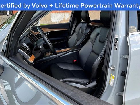 Certified 2025 Volvo XC90 B6 Plus image 31