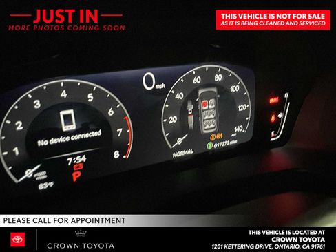Used 2025 Honda Pilot Black Edition image 2
