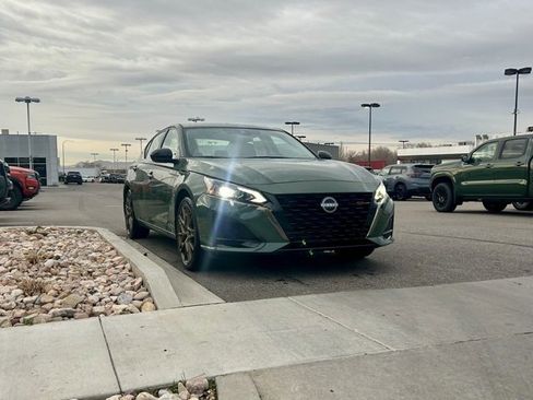 New 2025 Nissan Altima 2.5 SR image 3