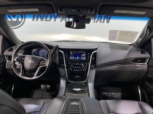 Used 2018 Cadillac Escalade Platinum AWD/4WD image 20