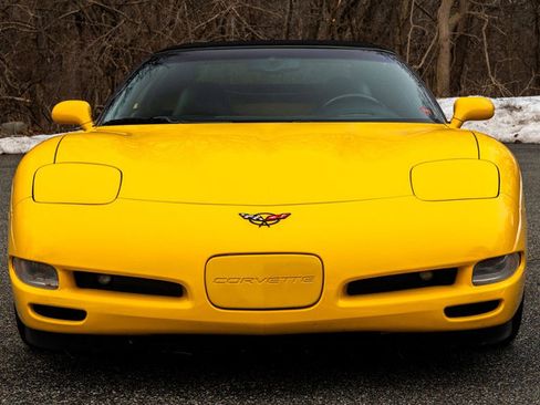 Used 2001 Chevrolet Corvette Convertible w/ Preferred Equipment Group2 image 16