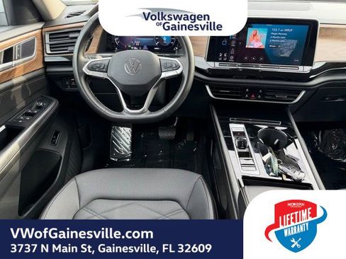 Certified 2025 Volkswagen Atlas SE image 16