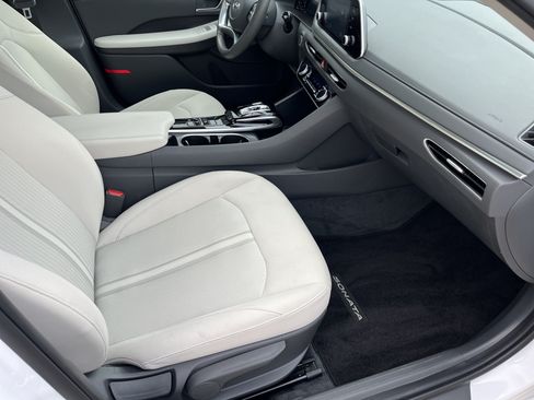 Used 2022 Hyundai Sonata SEL w/ Convenience Package FWD image 18