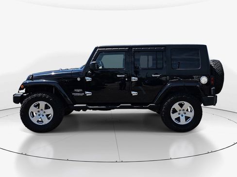 Used 2010 Jeep Wrangler Unlimited Sahara w/ Dual Top Group AWD/4WD image 7