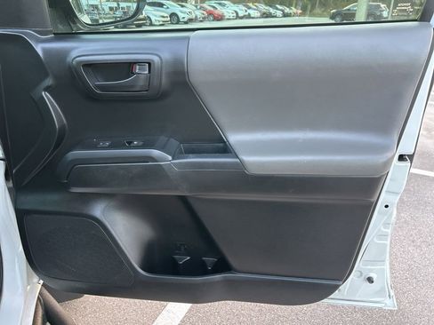 Used 2019 Toyota Tacoma SR w/ SR Convenience Package image 39
