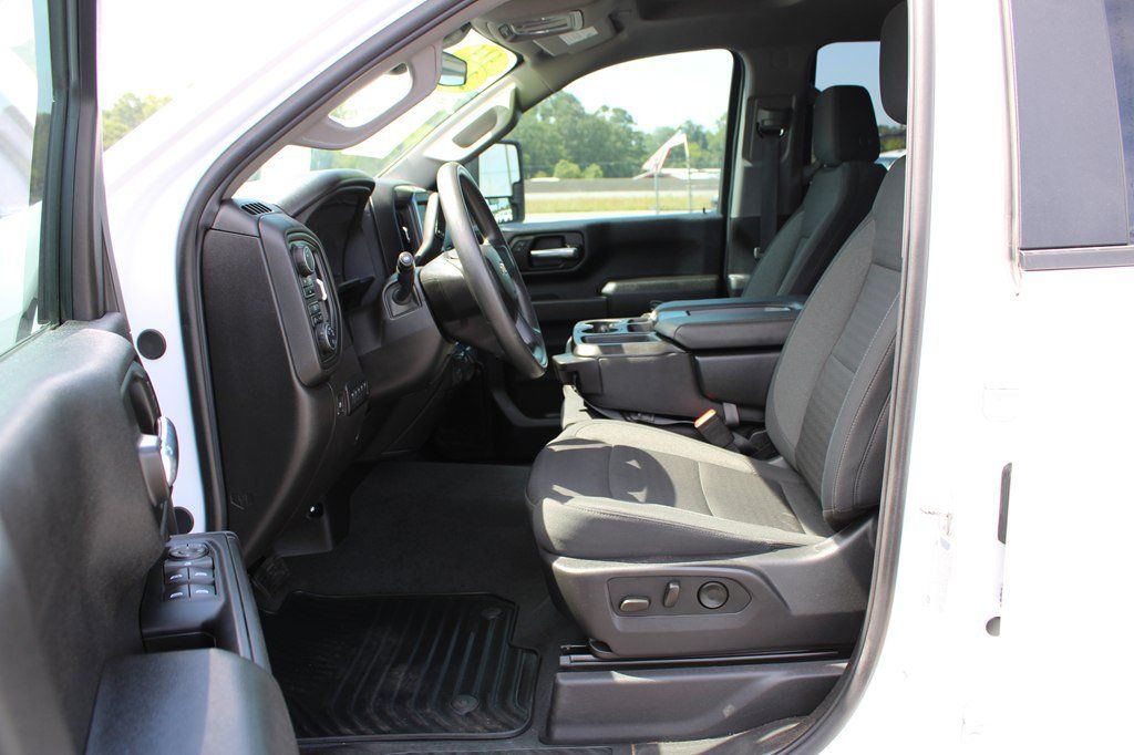 Used 2025 Chevrolet Silverado 2500 Custom w/ Custom Convenience Package AWD/4WD image 16