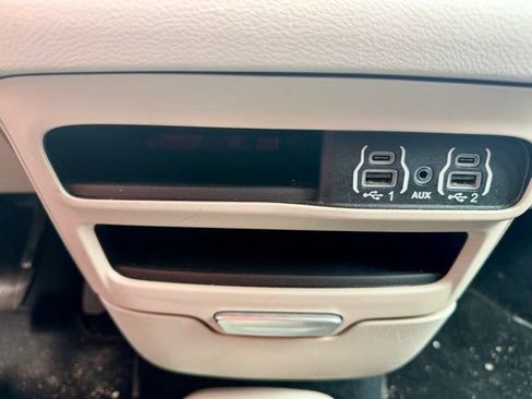 Used 2023 Chrysler Voyager LX FWD image 36