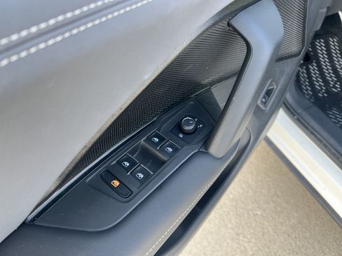 Certified 2025 Volkswagen Tiguan SE R-Line FWD image 13