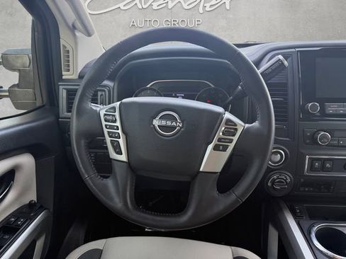 Used 2024 Nissan Titan SV w/ SV Convenience Package image 21