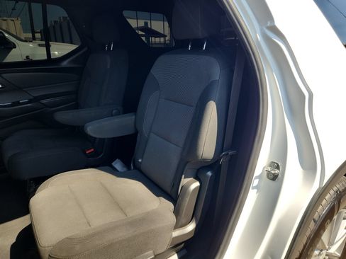 Used 2023 Chevrolet Traverse LT AWD/4WD image 23