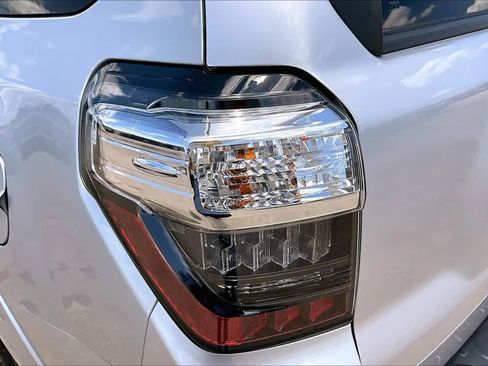 Used 2024 Toyota 4Runner TRD Off-Road Premium w/ Off Road Premium Plus Package AWD/4WD image 29
