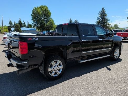 Used 2019 Chevrolet Silverado 2500 LTZ w/ LTZ Plus Package AWD/4WD image 2