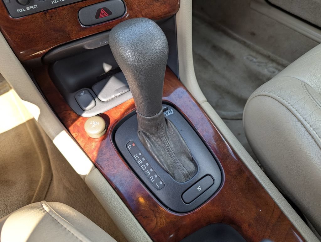 Used 2000 Volvo C70 LT FWD image 23