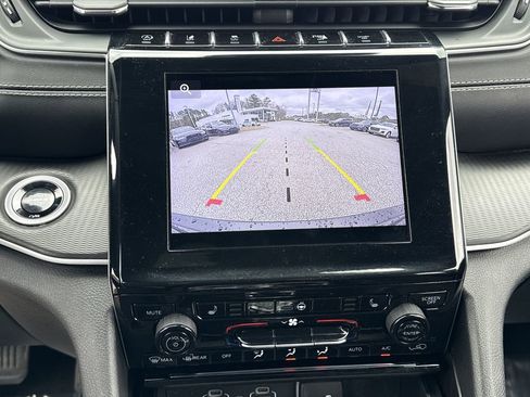 Used 2024 Jeep Grand Cherokee Altitude image 5