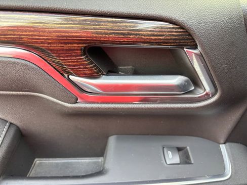 Used 2023 GMC Sierra 1500 Elevation image 12