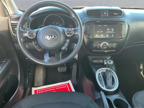 Used 2019 Kia Soul + image 15