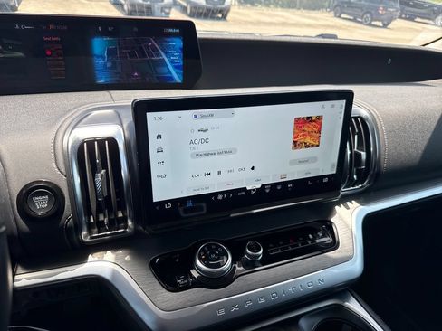 Certified 2025 Ford Expedition Max Platinum AWD/4WD image 22