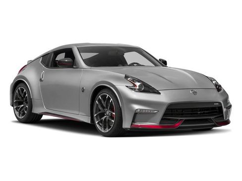 Used 2016 Nissan 370Z NISMO RWD image 9