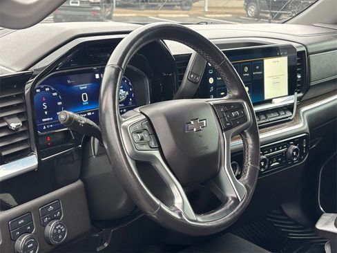 Used 2022 Chevrolet Silverado 1500 RST image 9