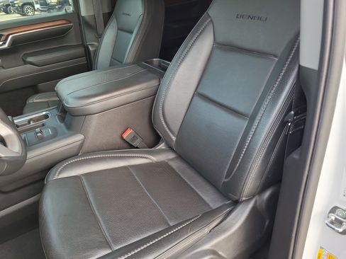 Used 2024 GMC Sierra 1500 Denali w/ Denali Reserve Package image 15