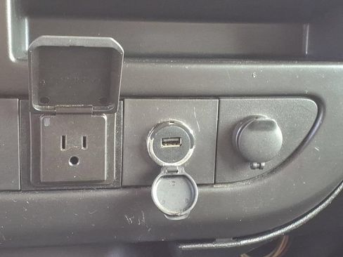 Used 2015 Chevrolet Express 2500 RWD image 26
