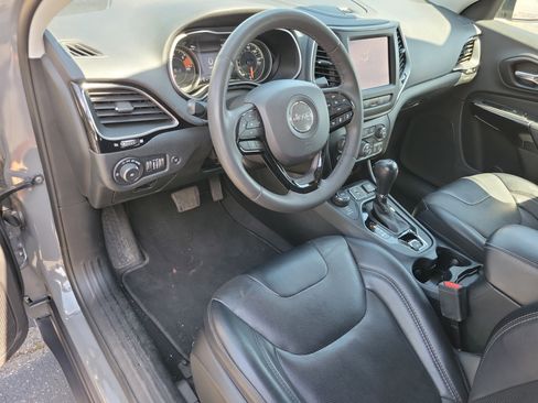 Used 2023 Jeep Cherokee Altitude Lux AWD/4WD image 3