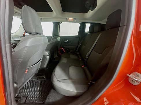 Used 2016 Jeep Renegade Trailhawk AWD/4WD image 28