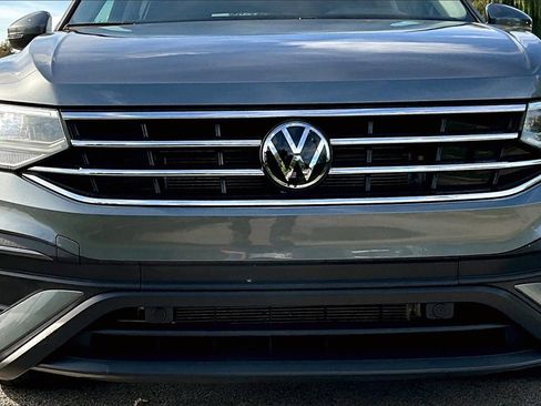 Used 2024 Volkswagen Tiguan SE image 29