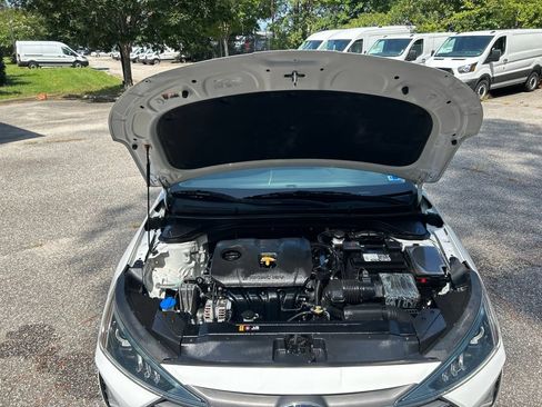 Used 2020 Hyundai Elantra Value Edition w/ Cargo Package (C1) FWD image 13