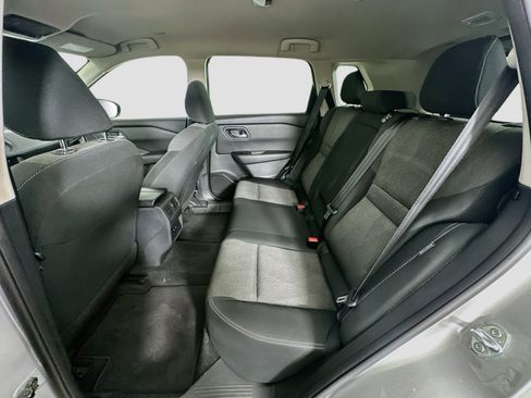 Used 2024 Nissan Rogue SV FWD image 27