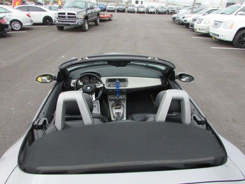 Used 2003 BMW Z4 2.5i image 63