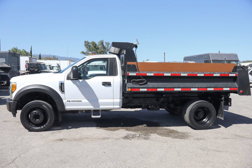Used 2017 Ford F550 2WD Regular Cab Super Duty image 4
