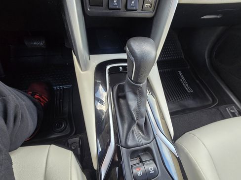 Certified 2022 Toyota Corolla Cross XLE image 26