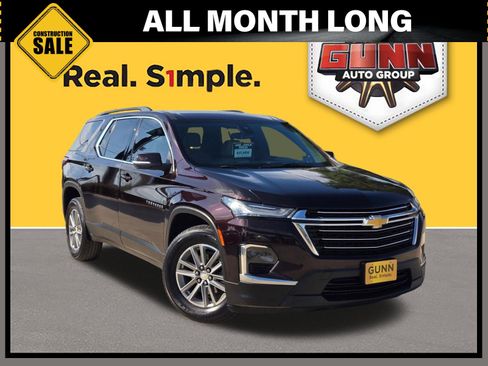 Used 2022 Chevrolet Traverse LT FWD image 1
