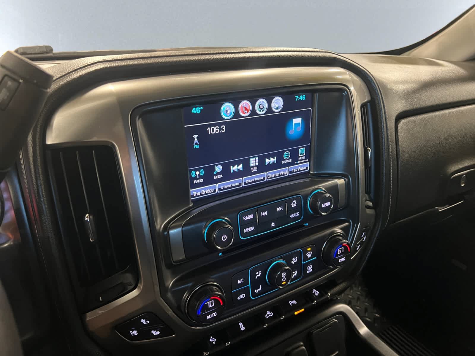 Used 2017 Chevrolet Silverado 1500 LTZ AWD/4WD image 14