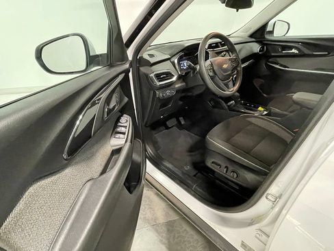 Used 2023 Chevrolet TrailBlazer LT AWD/4WD image 17
