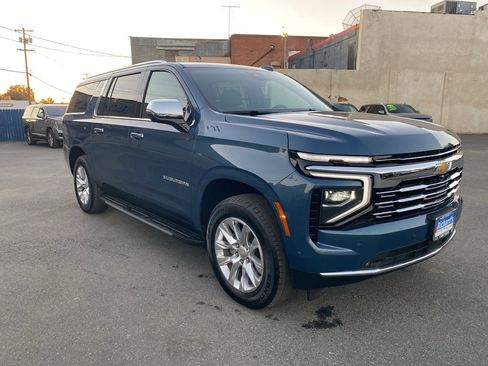 Used 2025 Chevrolet Suburban Premier image 10