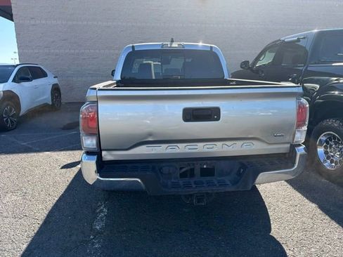 Used 2022 Toyota Tacoma TRD Off-Road AWD/4WD image 6