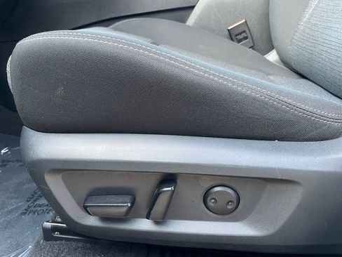 Used 2023 Nissan Rogue SV image 11