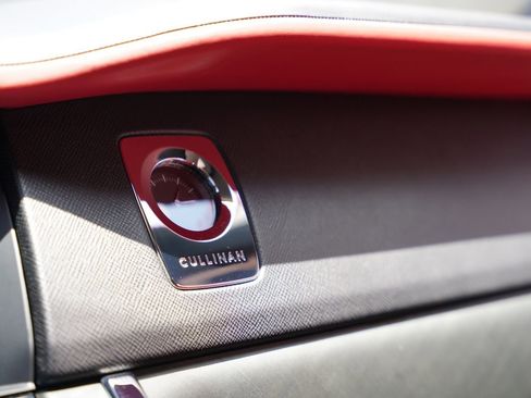Used 2019 Rolls-Royce Cullinan AWD/4WD image 19