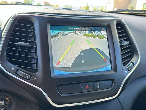 Used 2022 Jeep Cherokee Latitude Lux image 18