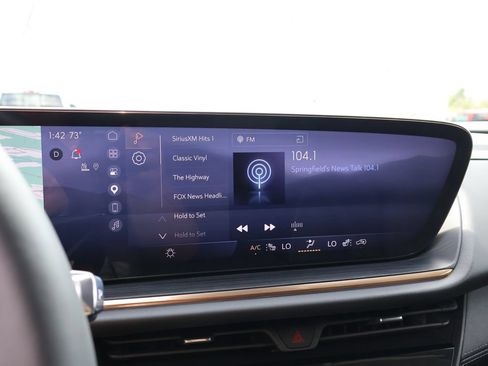 Used 2025 Buick Envision Avenir AWD/4WD image 36