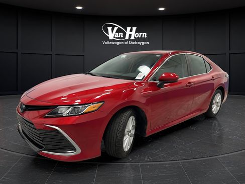 Used 2023 Toyota Camry LE FWD image 3