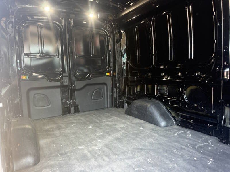 Used 2025 Ford Transit 250 148 Medium Roof RWD image 12